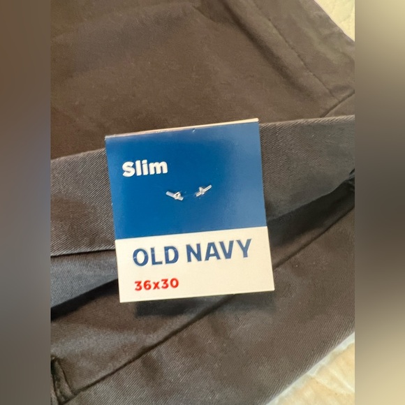 Old Navy Men’s Slim Built-In Flex Rotation Chino NWT 36x30 - Dark Gray - Picture 4 of 4